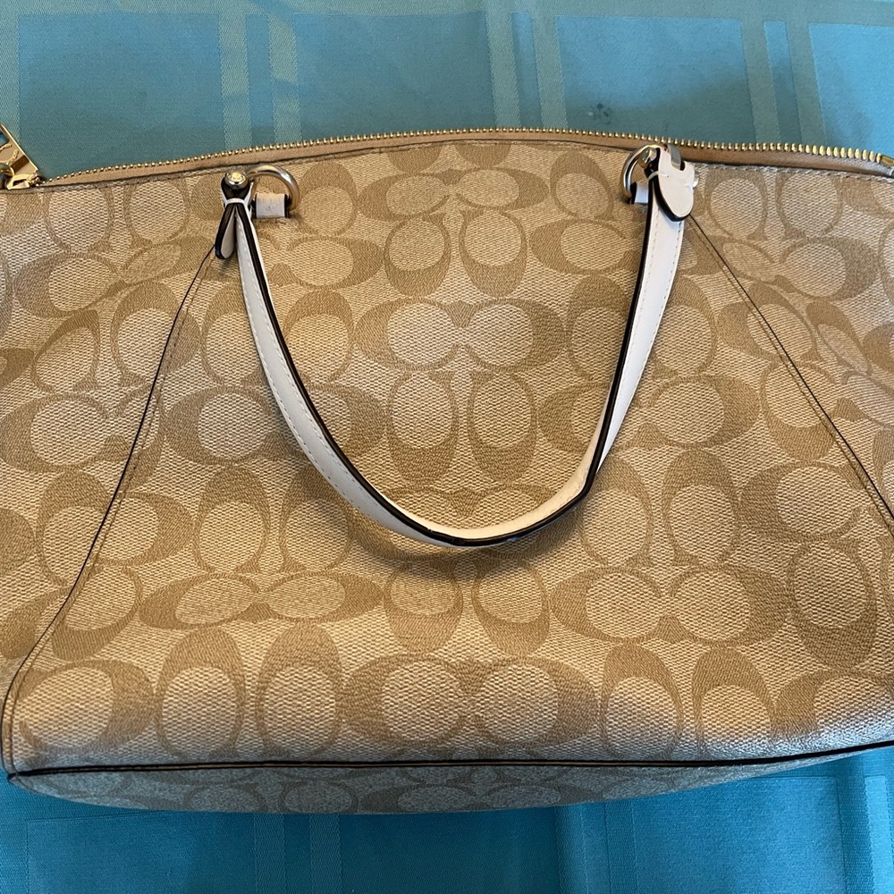 Coach Beige and Gold Signature Shoulder Bag - Picture 2 of 4